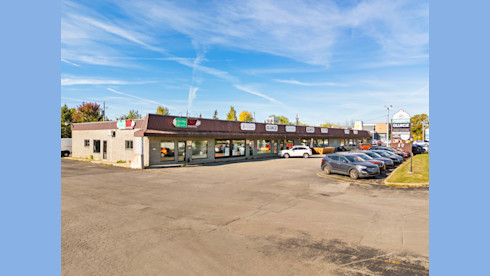 1,307 Sq. Ft. Corner Commercial Space In Delson