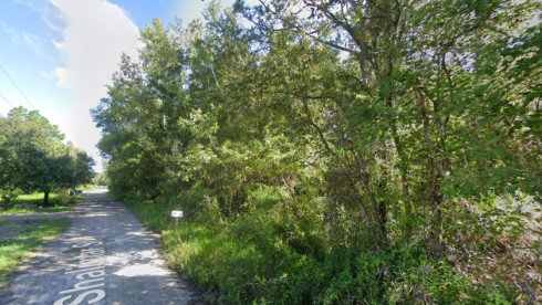 Mobile Homes Lot in Moon Lake Estates