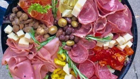 Landmark Deli and Restaurant with Liquor License