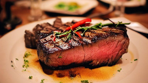 Turnkey SteakHouse Opportunity: $900K Revenue