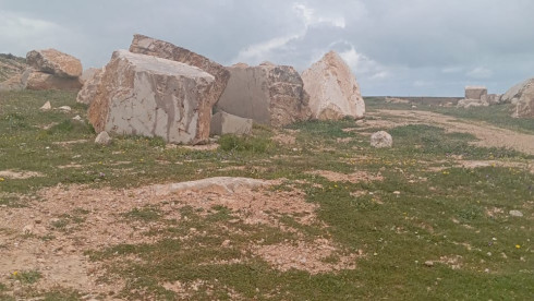 Operation of a marble and sand quarry