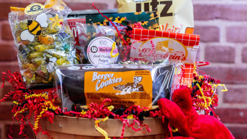 Candy, Nut, and Confectionary Store