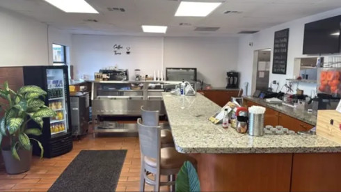 Full Restaurant in Miami, Inside A Gas Station