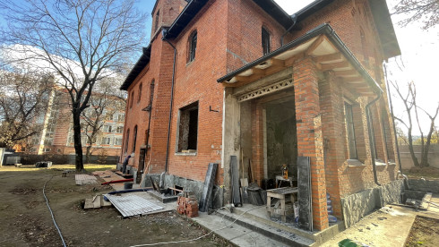 Building 964 M2 + Land 3100 M2