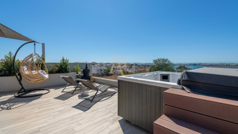 New 4 Bedroom House In Algarve