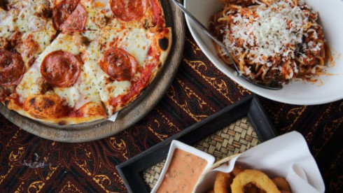 Thriving Pizza/Italian Restaurant