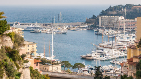 Real Estate Operative