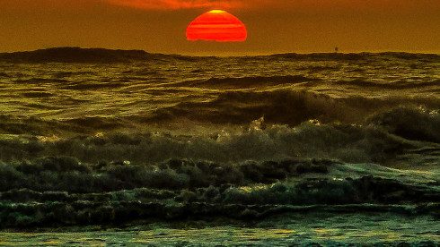 Florida Beach Front  Restaurant  2,700,000