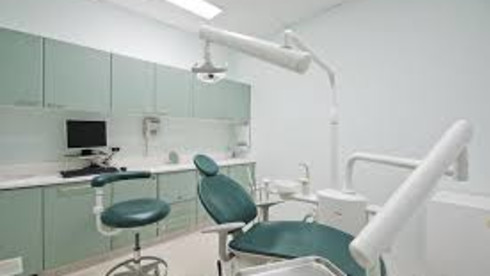 $1M + in Rev: Thriving Fee-for-Service Dental Prac