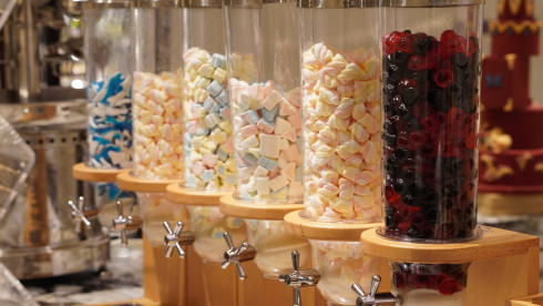 Popular Snack Shop in High-Net Worth Community!