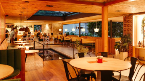 Thriving Upscale Bar & Restaurant in Fast-Growing