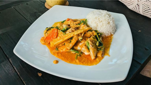 Thai Restaurant with Real Estate