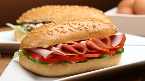2000 sq ft Deli on Busy Avenue