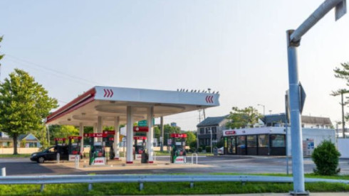 Metro East C-store with Gaming and Real Estate