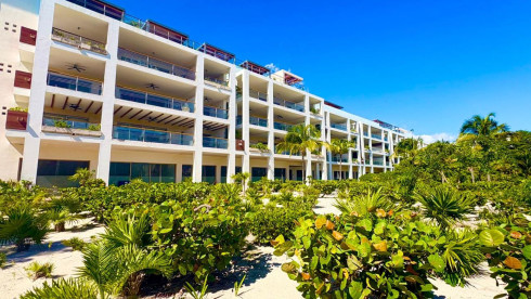High-ROI Oceanfront Condo in  Cancún