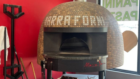 Turnkey Pizzeria Business for Sale – High-Traffic Corridor in Fay., NC