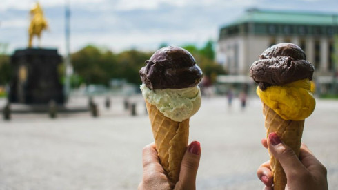 Award Winning Nitrogen Frozen Yogurt and Ice Cream Shop