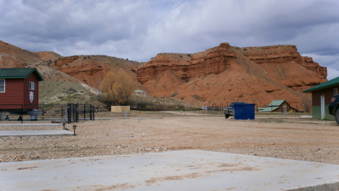 Prime Lot in Scenic WY with Full Amenities