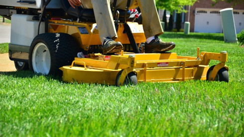Established Lawncare Company – 67 Accounts Turnkey