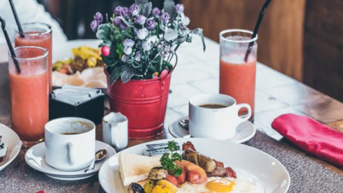 Very Trendy & Successful Breakfast & Lunch