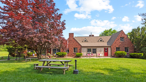 Fmr 26 bed Personal Care / ALF Building for Sale