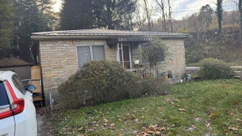 1-1 Home with Pool House on 3.58 Acres WV