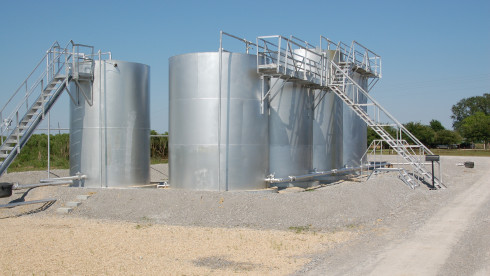 SW LA Oil Well and SWD well 10-15 BOPD