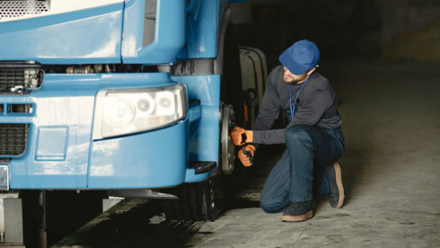 Truck & Trailer Repair Shops with 24/7 Service