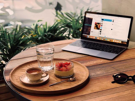 Popular Local Cafe in Busy Downtown Location