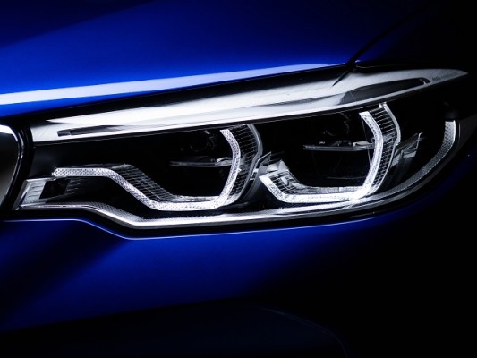 High Growth eCom in the Auto Headlights Niche