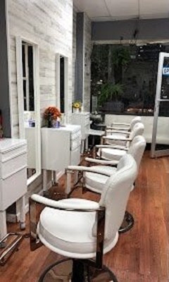 Well-located Hair Salon For Sale in New York