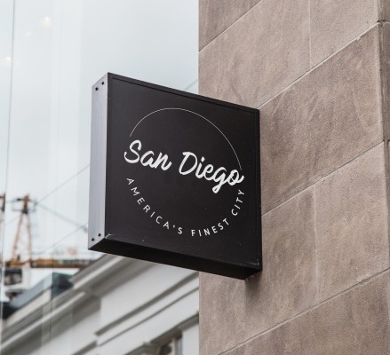 Leading Sign Manufacturer w/ Established Accounts