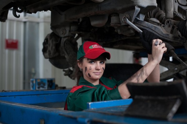 Auto/Oil Change Center with 3 Bays, Motivated Seller