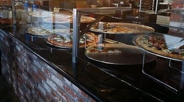 Family-Owned Pizza Restaurant