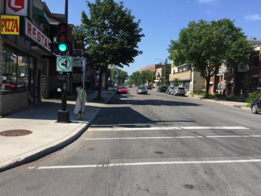 550 sqft Space on Ground Floor / Prime Location