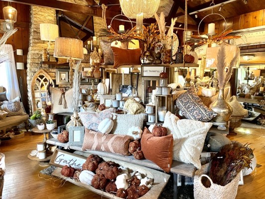 Home Decor/Fashion Boutique Studio Ready for Next Owner