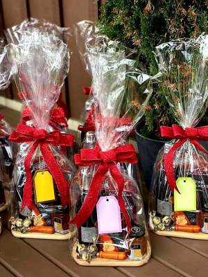 Gift Basket Manufacturer & Keto Food Distributor