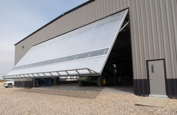 Custom Hydraulic Door Manufacturer in Iowa