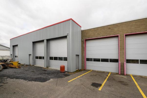 Garage with an Excellent Reputation 13 Doors