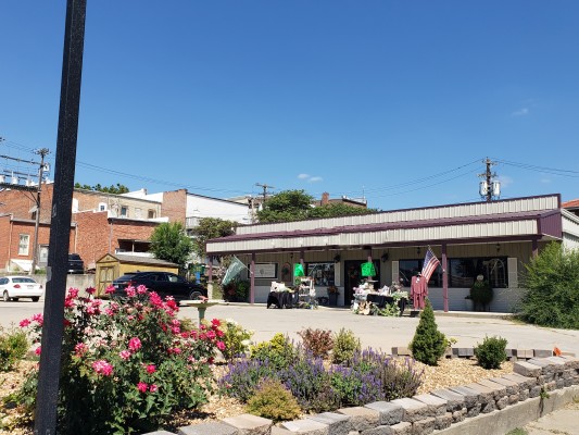 Commercial Building in Fayette Missouri For Sale
