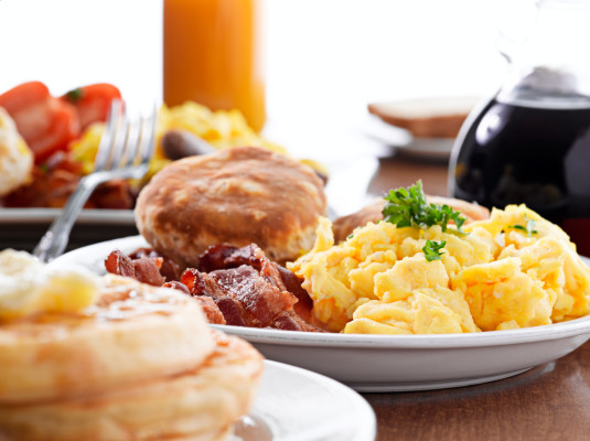 Well-Known Restaurant & Market with Real Estate