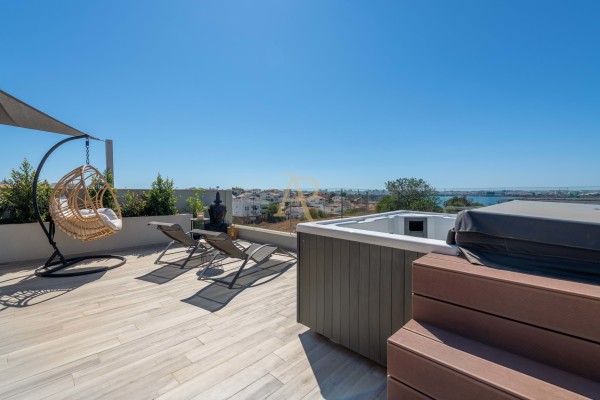 New 4 Bedroom House In Algarve