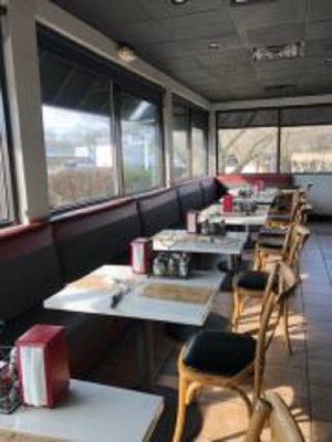Absentee Pizzeria in Atlantic County