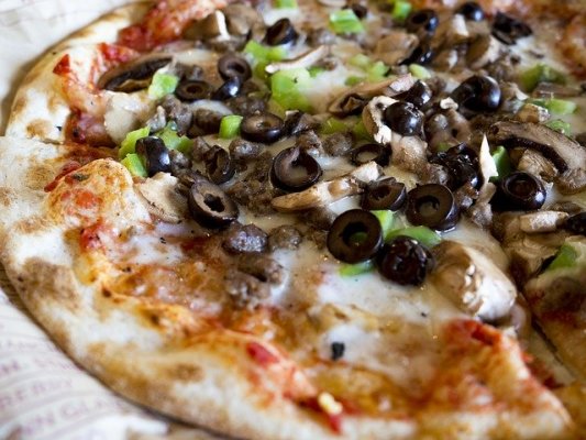 Italian Buffet Chain Offering Specialty Pizzas