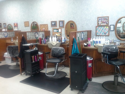 Full Service Beauty Salon - Turn-Key & Organized