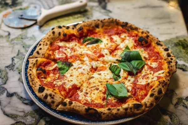Los Angeles Pizza Restaurant in High Volume Loc.