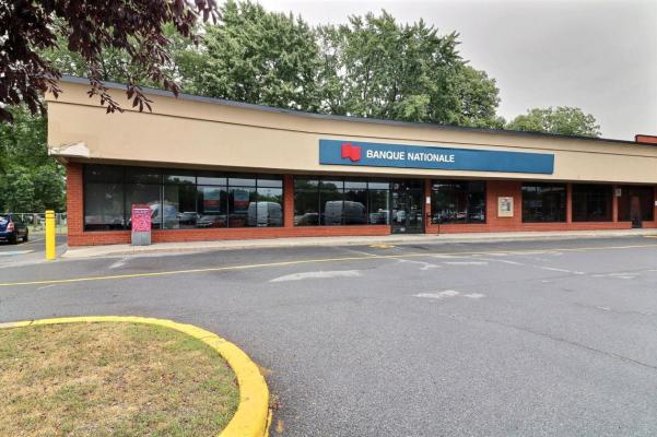 Large 3,355 sqft Commercial Space for Rent