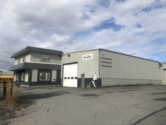 Building for Sale in Great Location