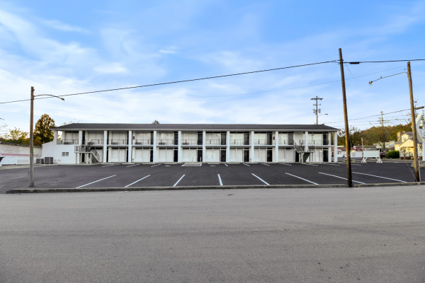 Business Center and Motel in Brownsville, KY