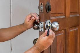 Licensed Locksmith and Safe Sales with Building